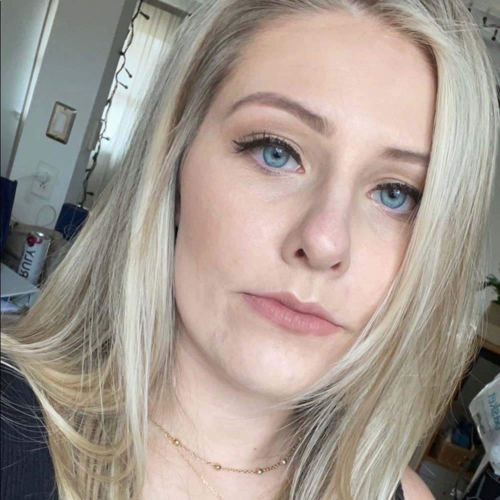 Meet your Posher, Kelsie